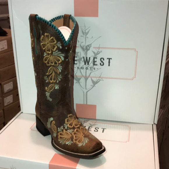 IVE WEST- Debra Cuadrada cowgirl Western fashion - Picture 2 of 7